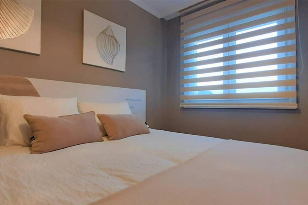 דירות Apartamento Playa Foz Con Piscina Y Parking 010 מראה חיצוני תמונה